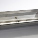 Comedero de acero inoxidable para cerdos de engorde con borde de rejilla y tubo especial de acero inoxidable