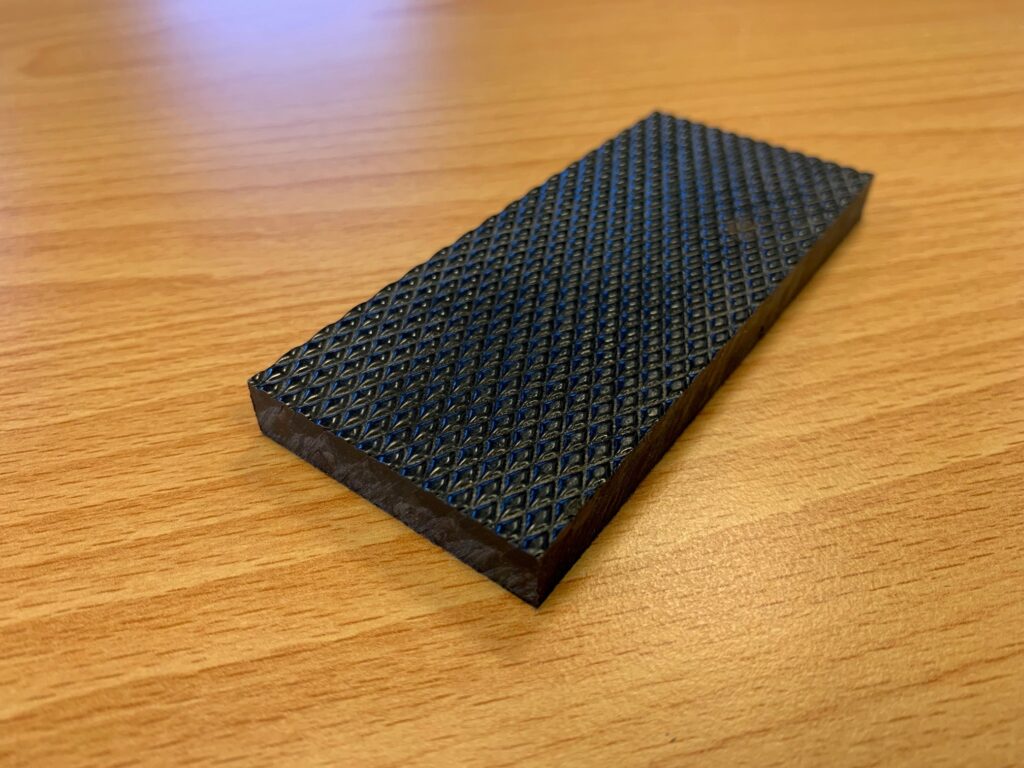 Placa de plástico para colocar debajo del comedero de los cerdos